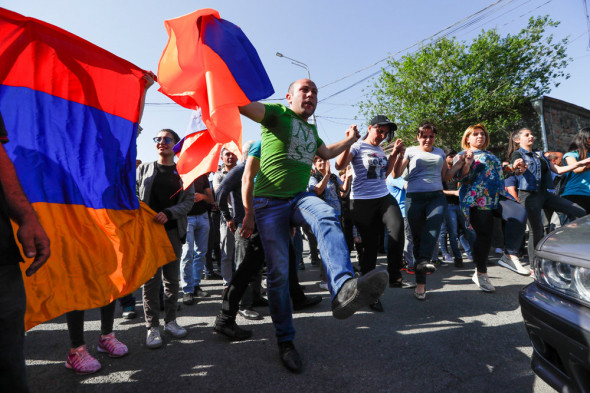 Выборы в Армении: кто бы в них не победил — проиграет народ